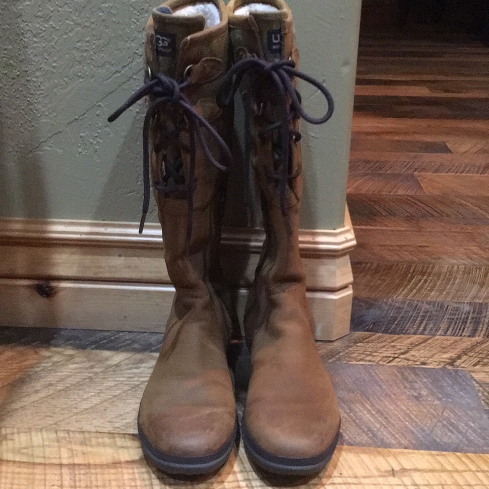 UGG Rain Boots/All Weather Boots, Size 9 EUC